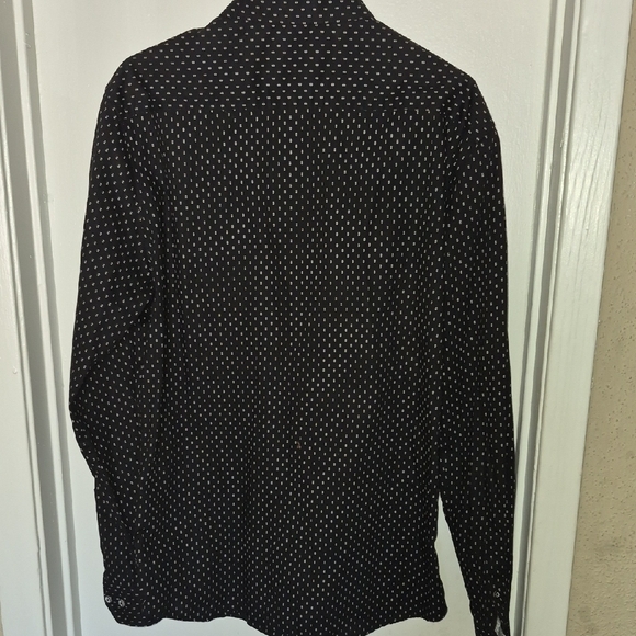 Black and White Patterned Button-Up Shirt - Picture 4 of 4